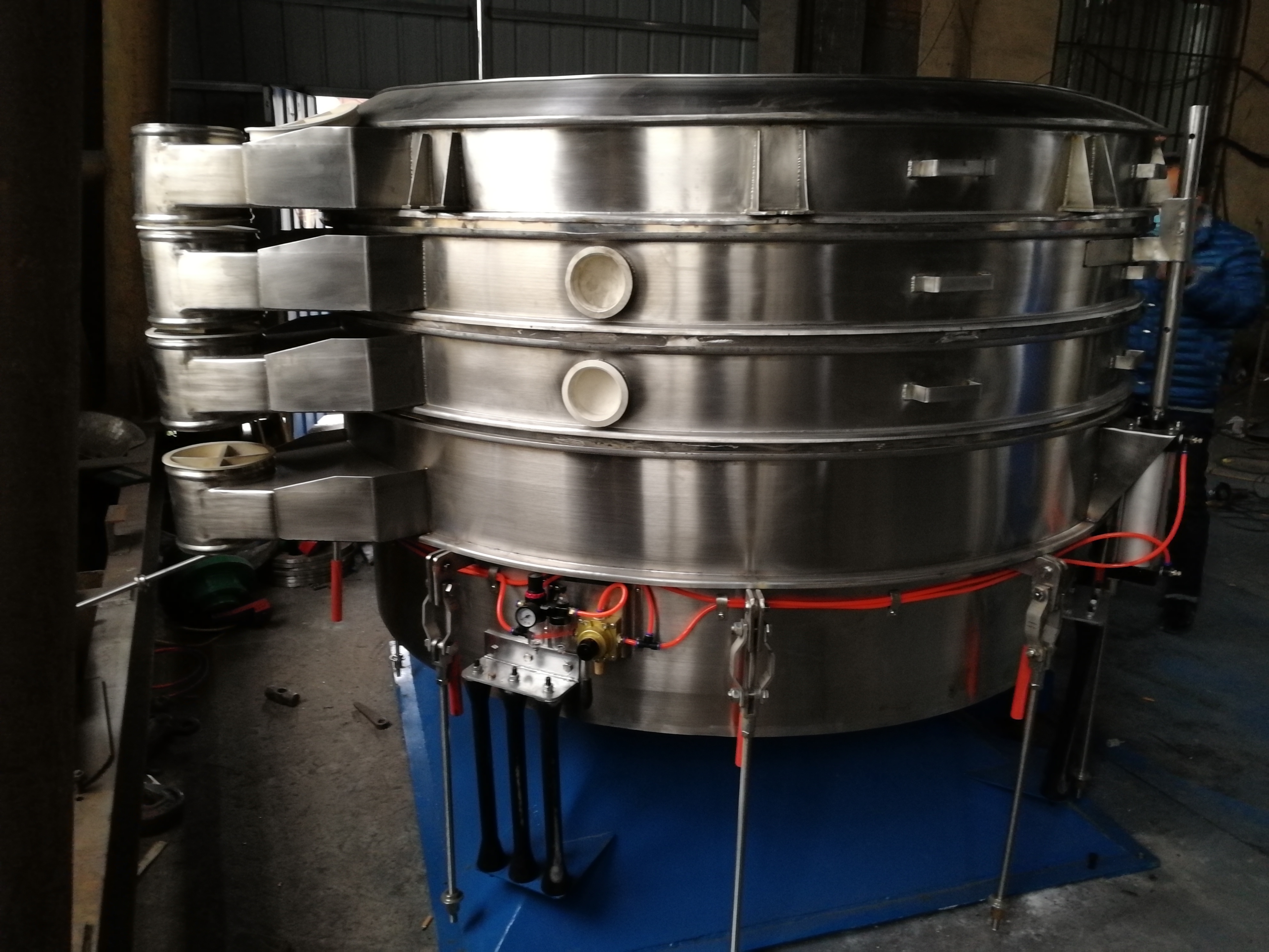 如何利用搖擺篩處理顆粒食品？(搖擺篩設(shè)備結(jié)構(gòu)圖)